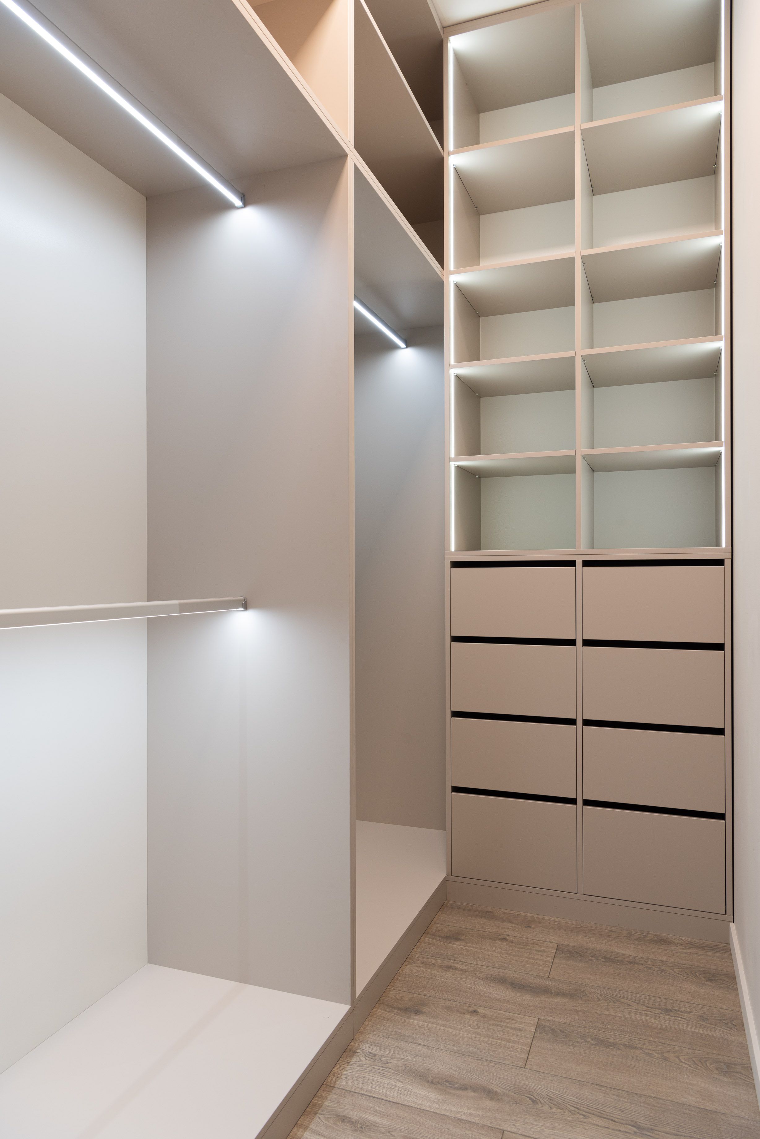 Vestidor blanco con iluminaci?n LED